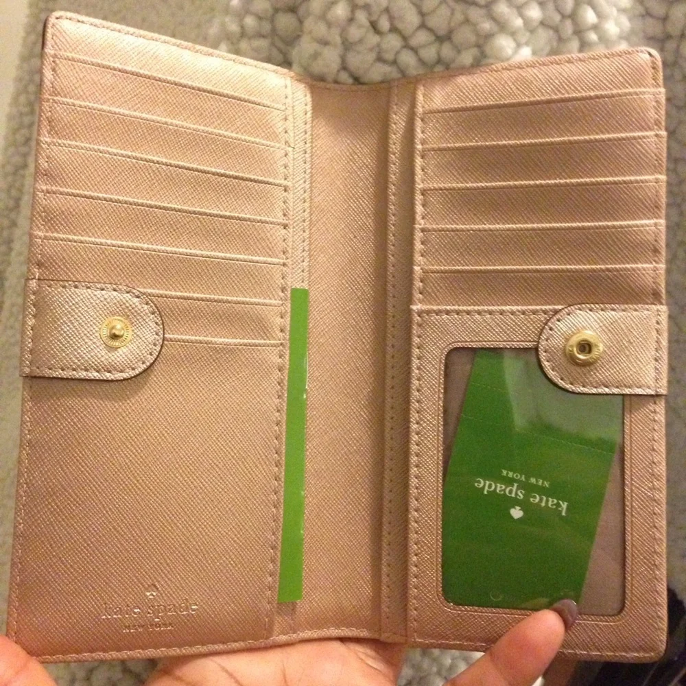 COPY - Kate Spade Rose Gold Newbury Lane Stacy Wallet - Picture 4 of 5